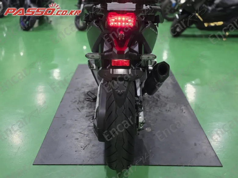 Honda Forza 750 - фото 2