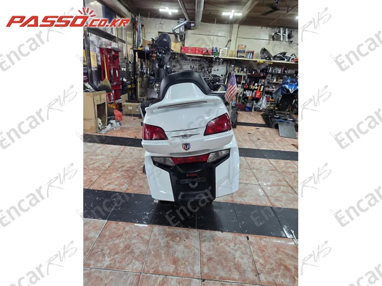 Honda Goldwing 1800 - фото 2
