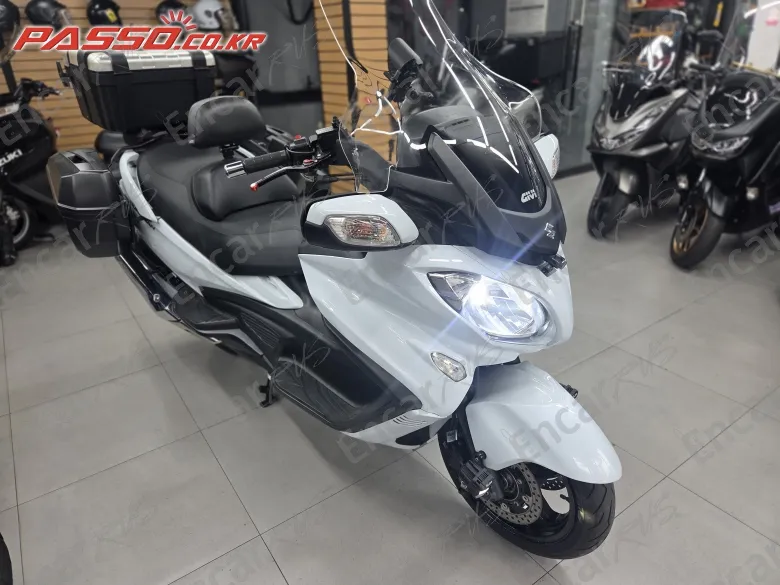 Suzuki Burgman 650 - фото 0