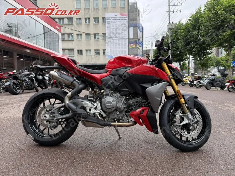 Ducati Treetfighter V2 S - фото 0
