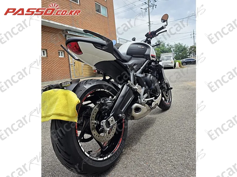 Triumph Trident 660 - фото 2