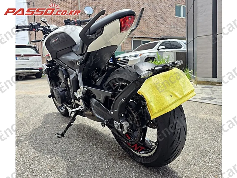 Triumph Trident 660 - фото 3