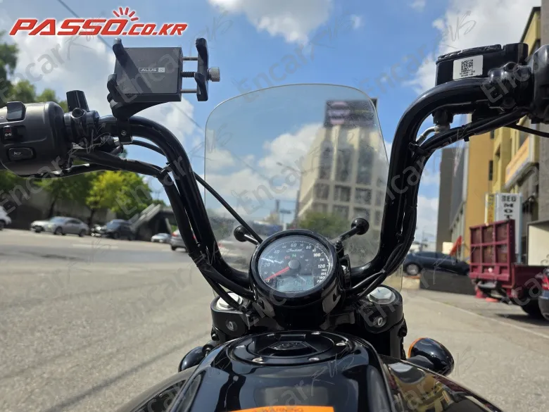 Indian Scout Bobber Twenty - фото 3