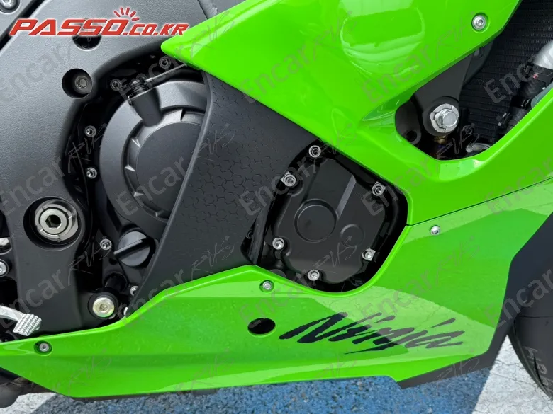 Kawasaki Zx 10 R - фото 4