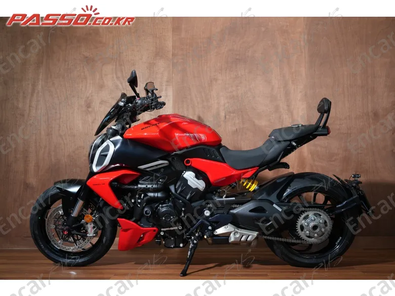 Ducati Diavel V4 - фото 1