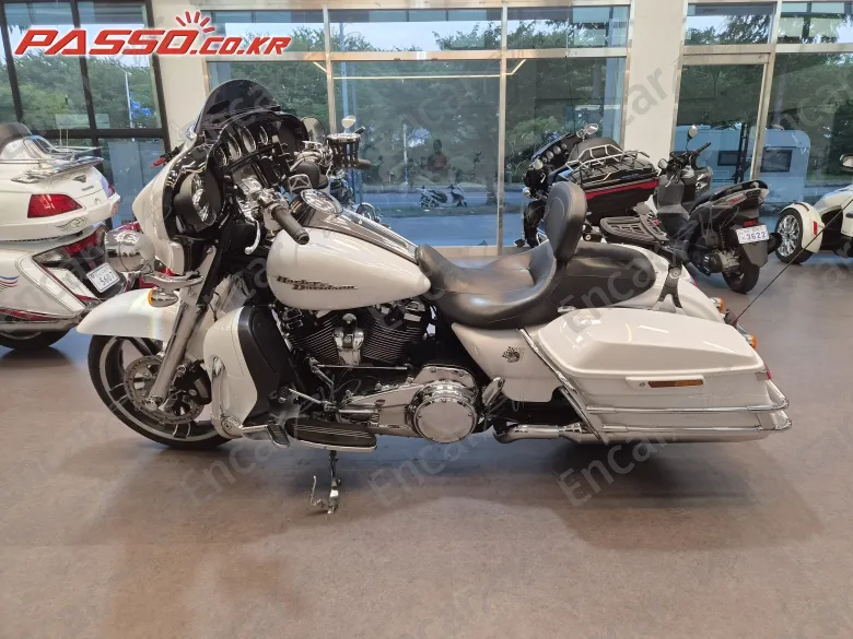 Harley-Davidson Flhx - фото 1