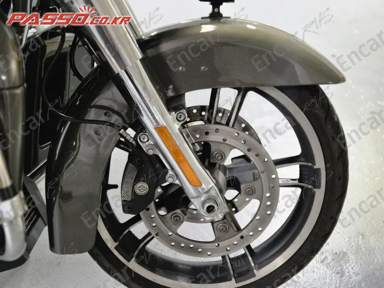 Harley-Davidson Fltr - фото 5