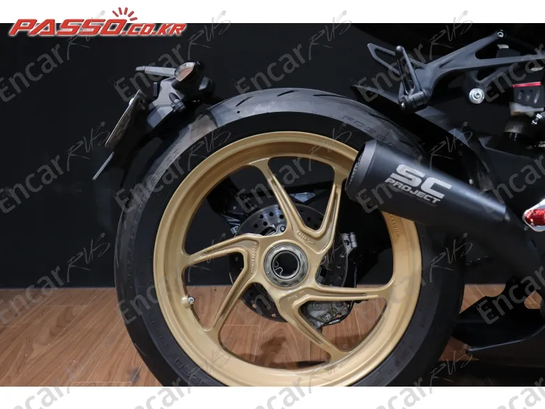 Mv Agusta Superveloce 800 - фото 6