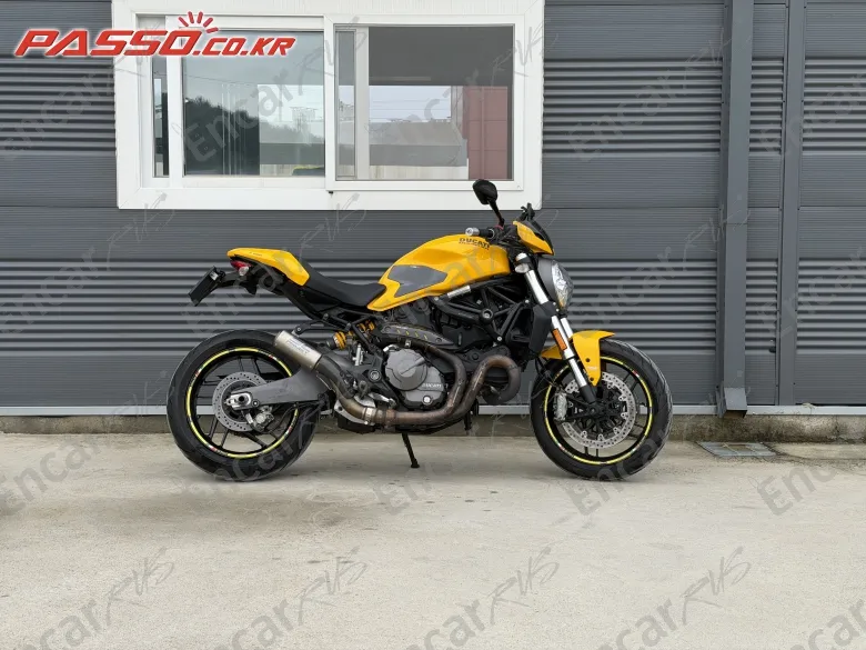 Ducati Monster 821 - фото 0