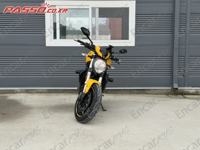 Ducati Monster 821 - фото 3