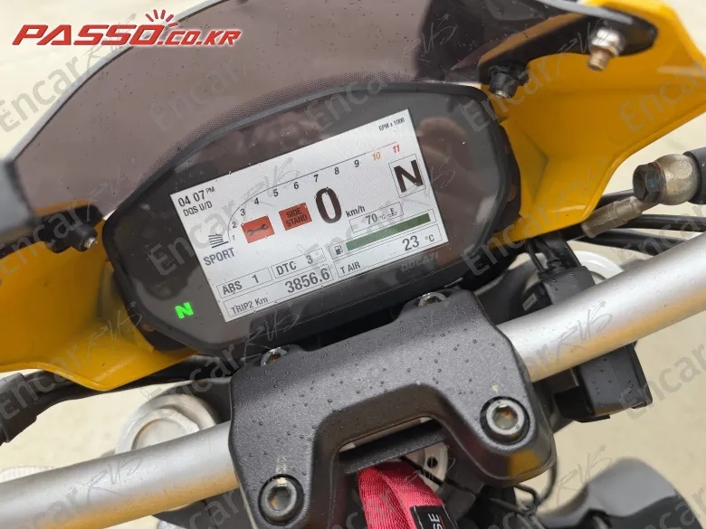 Ducati Monster 821 - фото 4