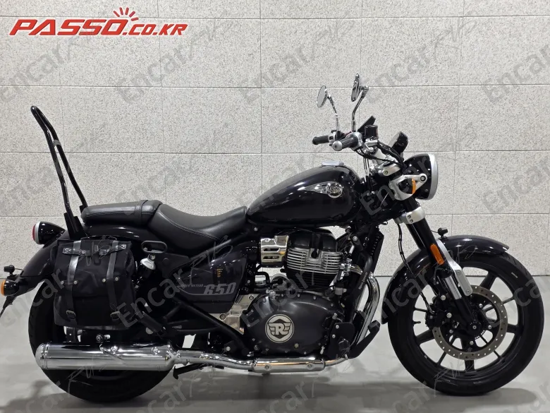 Royal Enfield Super Meteor 650 - фото 0