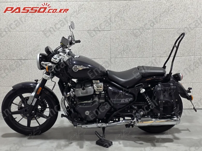 Royal Enfield Super Meteor 650 - фото 1