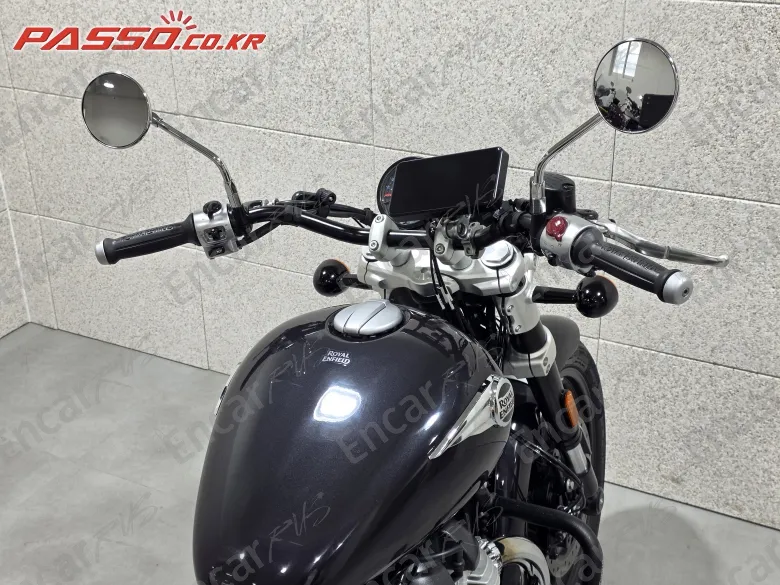 Royal Enfield Super Meteor 650 - фото 3