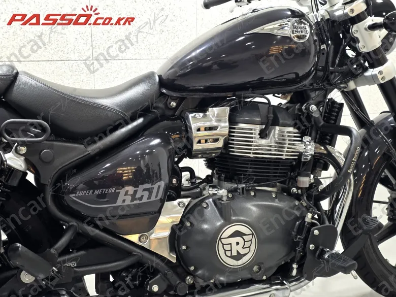 Royal Enfield Super Meteor 650 - фото 4