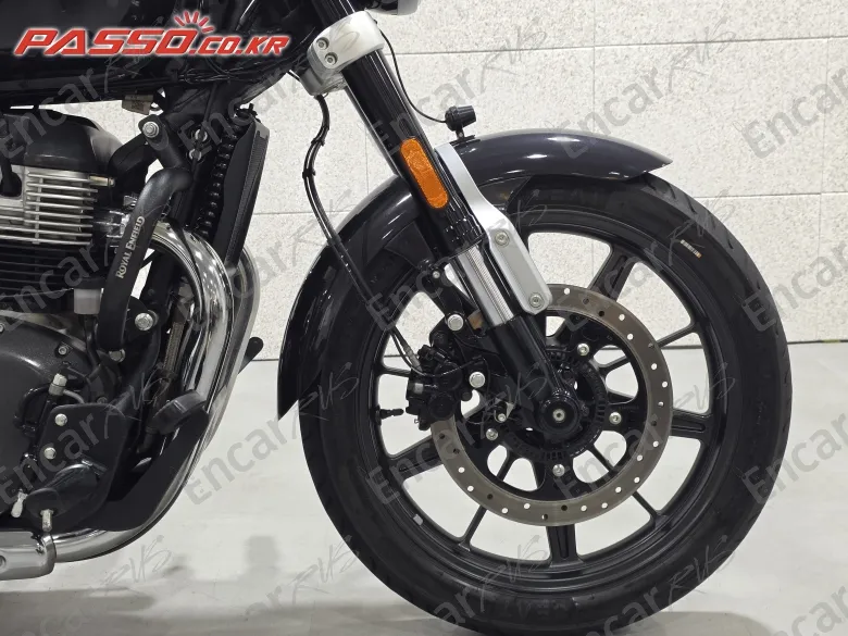 Royal Enfield Super Meteor 650 - фото 5
