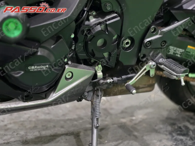 Kawasaki Z 1000 Sx - фото 4