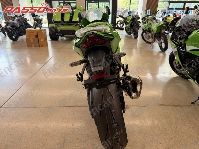 Kawasaki Zx 10 R - фото 2