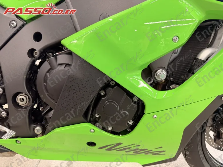 Kawasaki Zx 10 R - фото 4