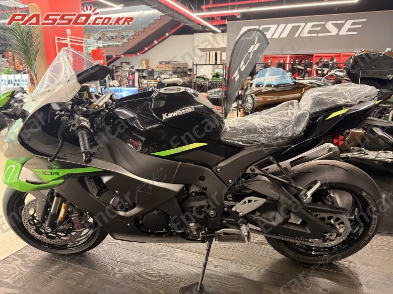 Kawasaki Zx 10 R - фото 1