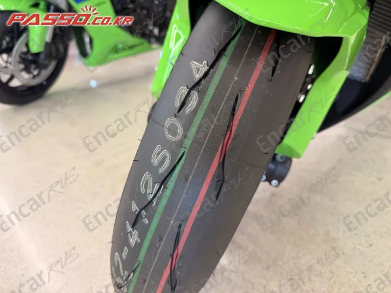 Kawasaki Zx 10 R - фото 5