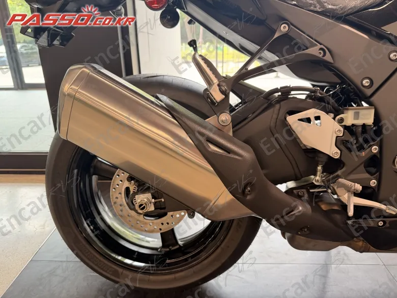 Kawasaki Zx 10 R - фото 6