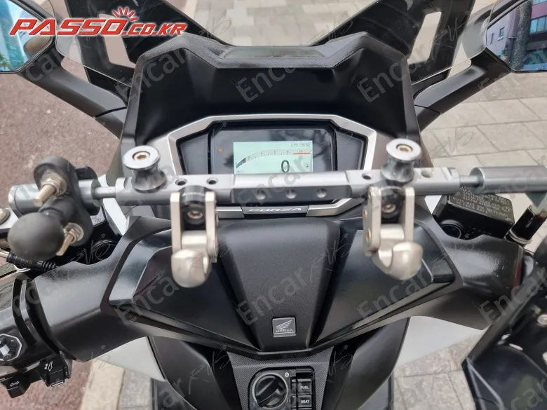 Honda Forza 350 - фото 3