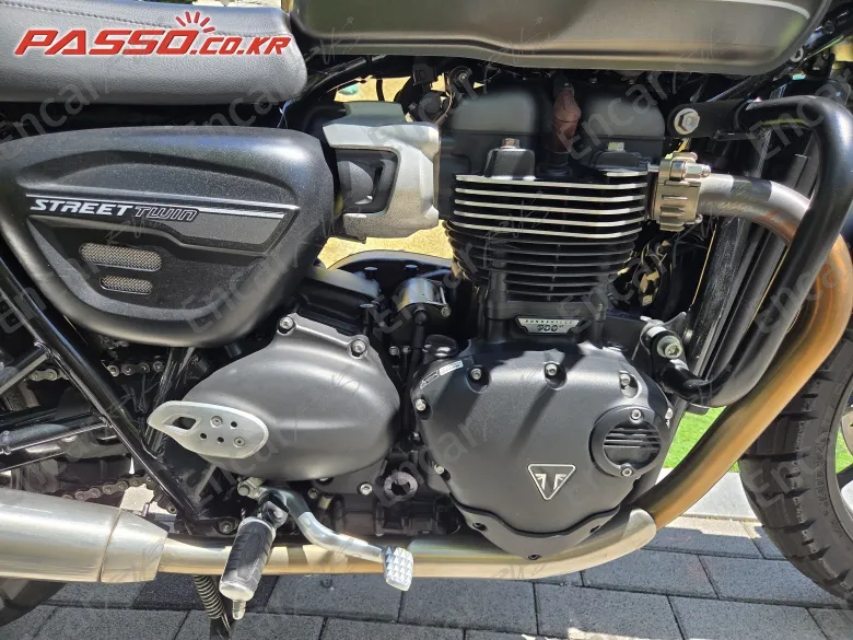 Triumph Street Twin - фото 4
