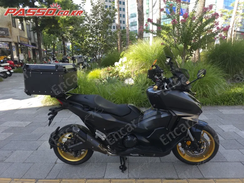 Honda Forza 750 - фото 0