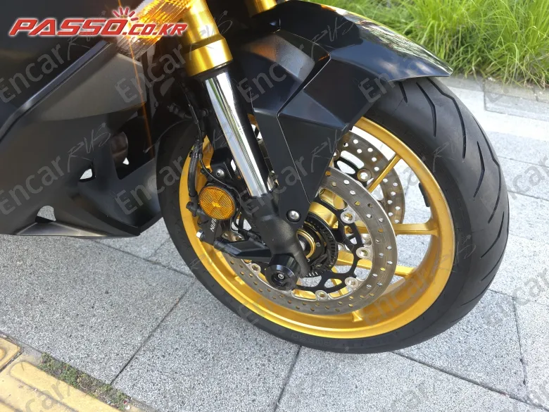 Honda Forza 750 - фото 6