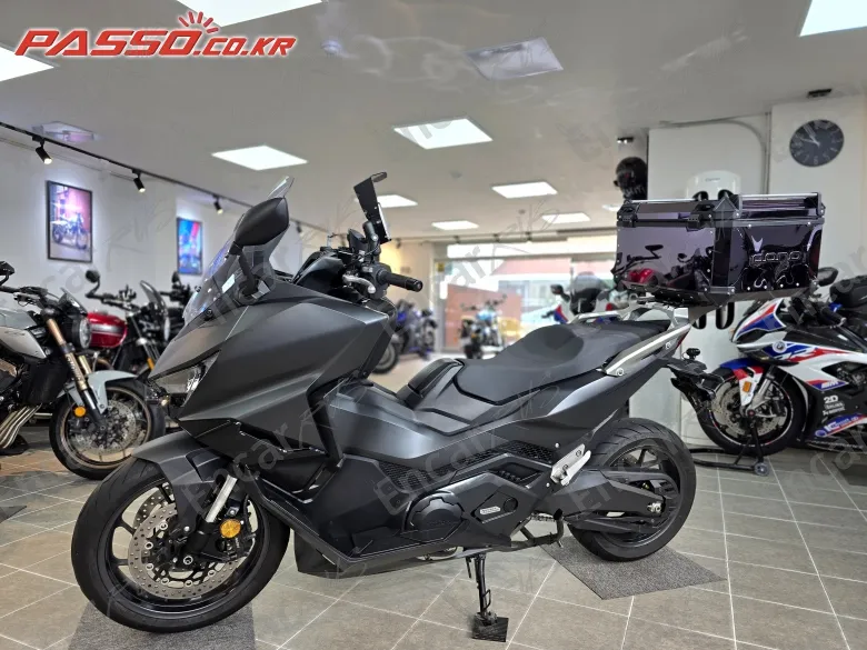 Honda Forza 750 - фото 4
