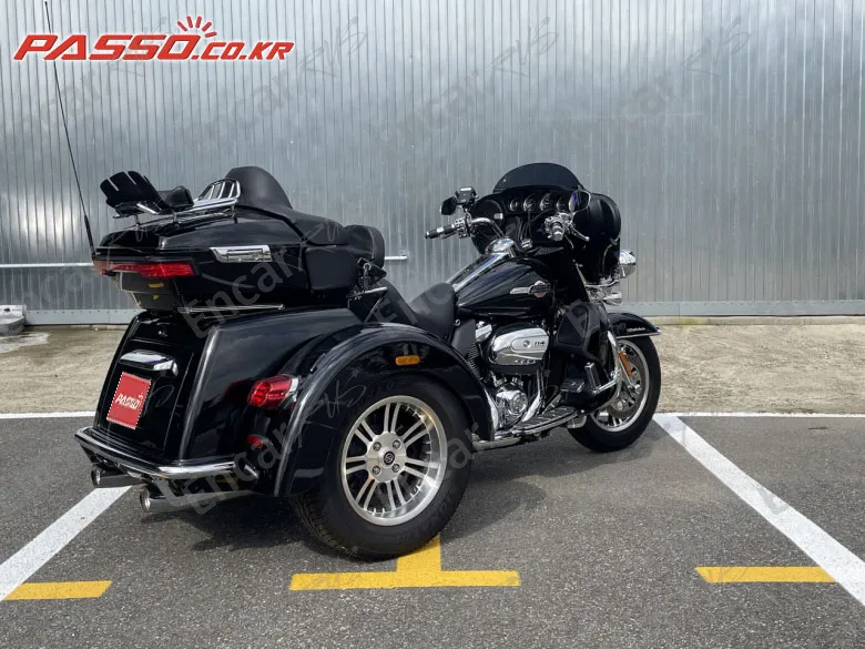 Harley-Davidson Flhtcutg Tri Glide Ultra Classic - фото 2