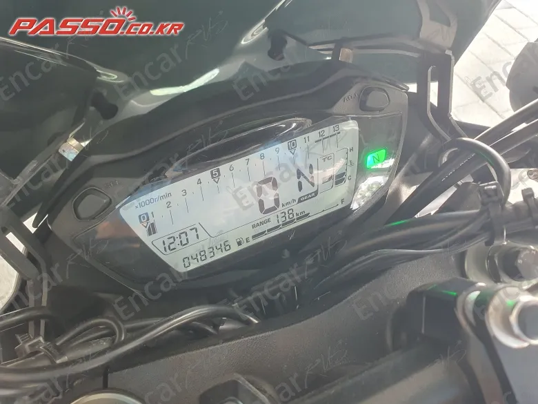 Suzuki Gsx S 750 - фото 3
