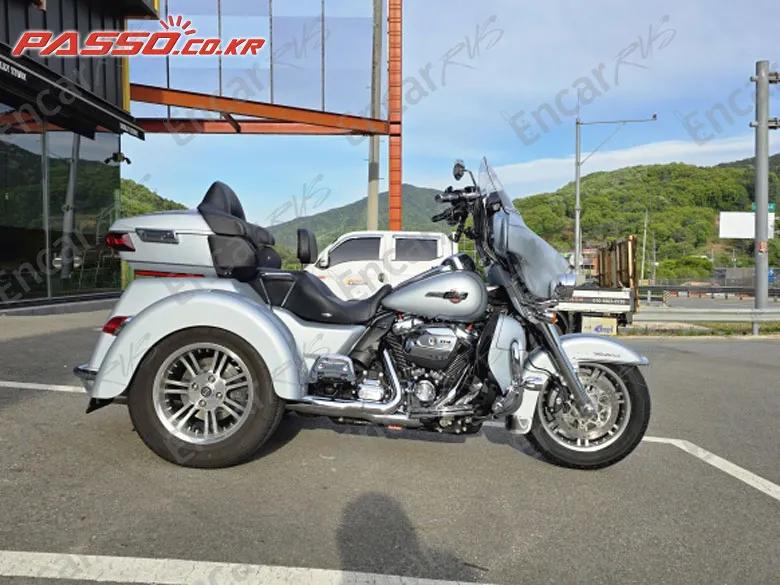 Harley-Davidson Flhtcutg Tri Glide Ultra Classic - фото 0