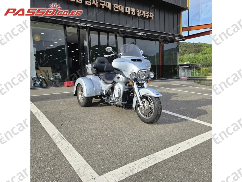 Harley-Davidson Flhtcutg Tri Glide Ultra Classic - фото 6