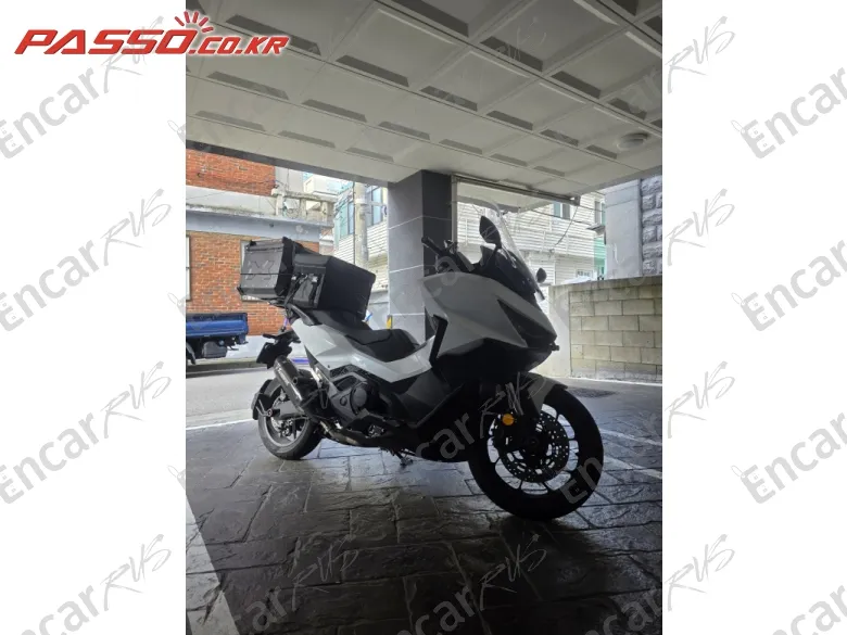Honda Forza 750 - фото 4
