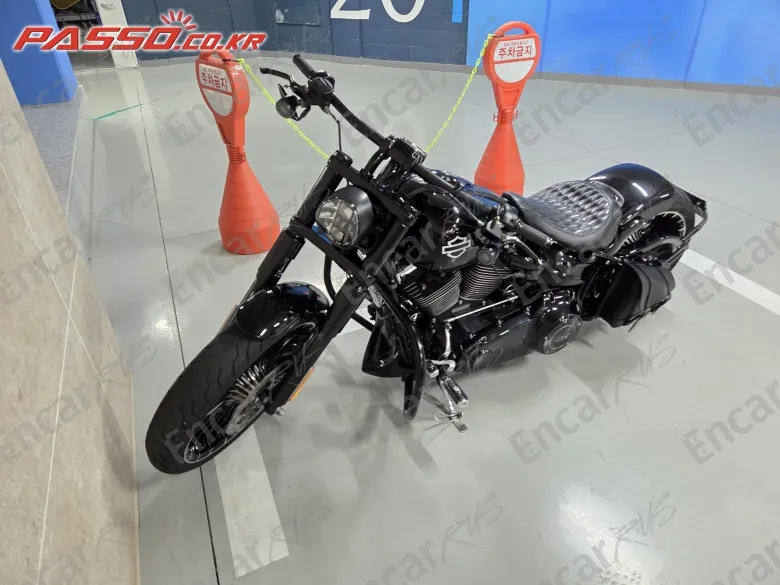 Harley-Davidson Breakout - фото 1
