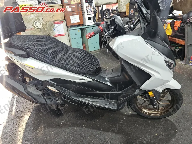Honda Forza 350 - фото 0