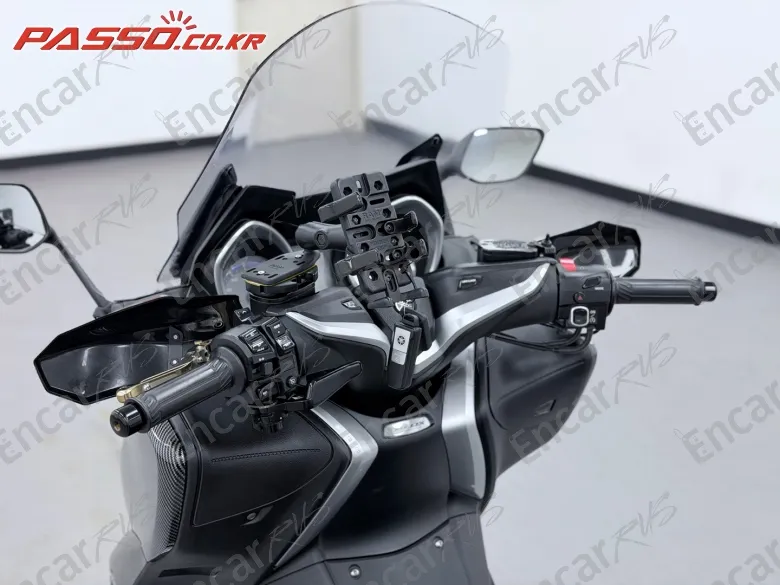 Yamaha T Max Dx - фото 3