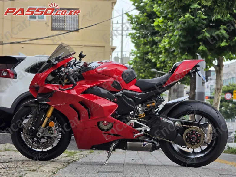 Ducati Panigale V4 S - фото 1