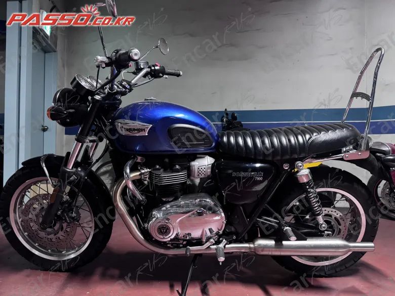 Triumph Bonneville T100 - фото 1