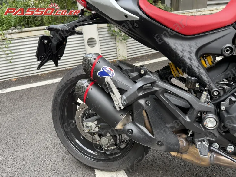 Ducati Monster 937 - фото 1