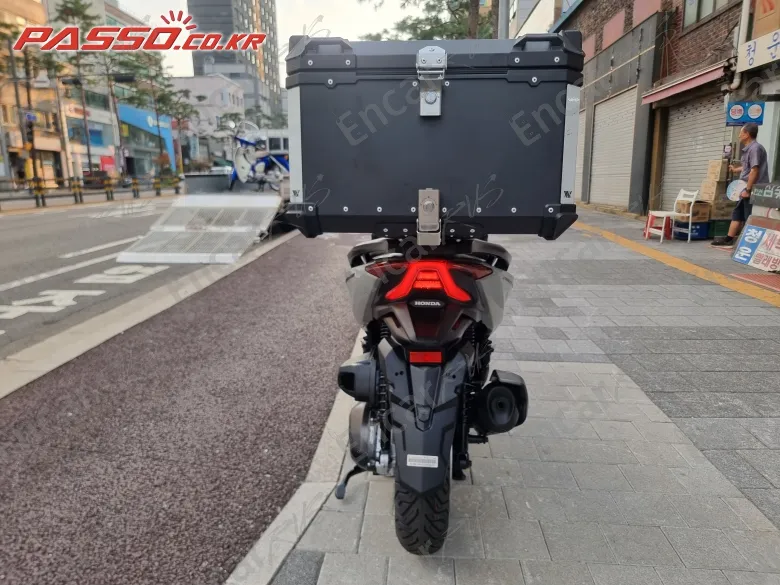 Honda Forza 350 - фото 2
