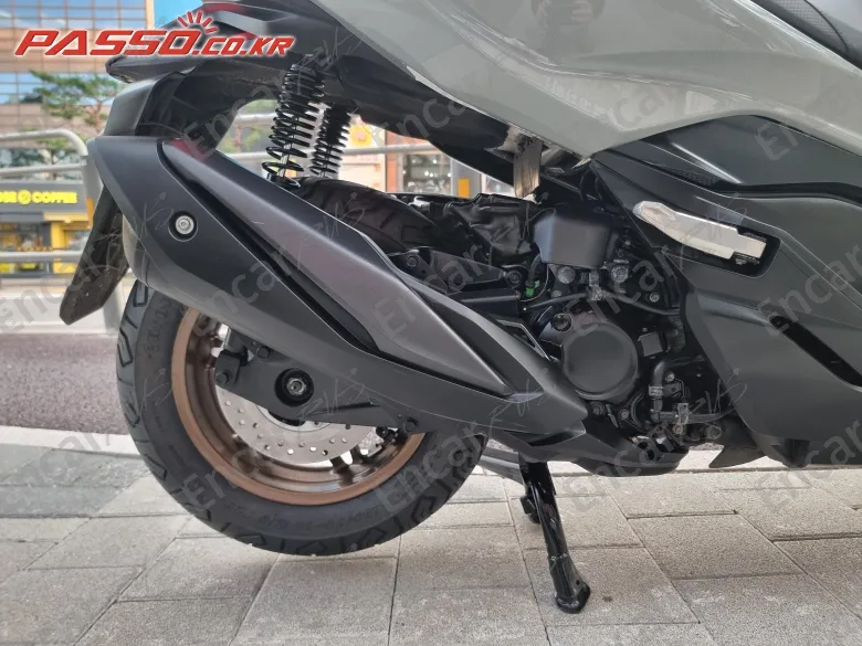 Honda Forza 350 - фото 6
