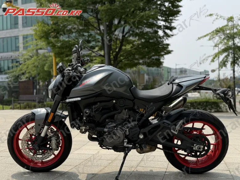 Ducati Monster 937 - фото 1