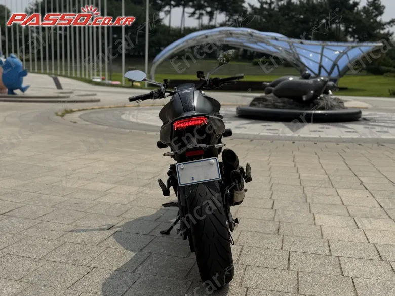 Ducati Monster 937 - фото 2