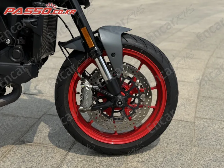 Ducati Monster 937 - фото 5