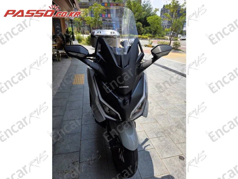 Honda Forza 350 - фото 6