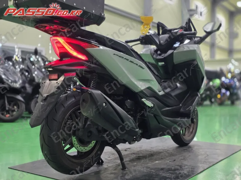 Honda Forza 350 - фото 6