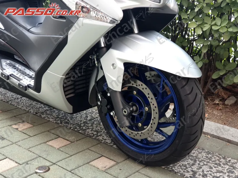 Suzuki Burgman 400 Abs - фото 5